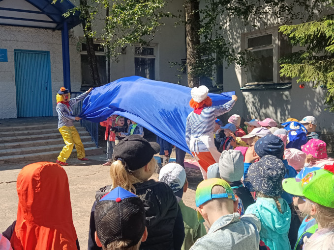 По морям, по волнам По морям, по волнам.